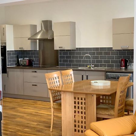 Lytham St Annes, A Spacious, High End, One Bedroomed Apartment 5 Экстерьер фото