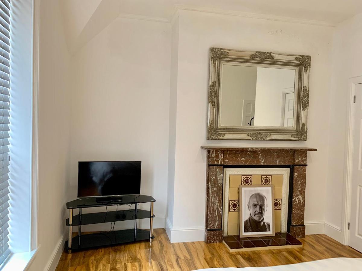 Lytham St Annes, A Spacious, High End, One Bedroomed Apartment 5 Экстерьер фото