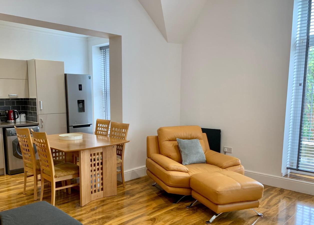 Lytham St Annes, A Spacious, High End, One Bedroomed Apartment 5 Экстерьер фото